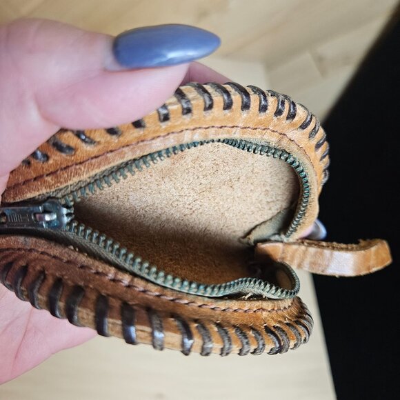 Vintage Handcrafted Leather Coin Purse Hand-Painted Floral Western Zip Closure - Picture 3 of 4
